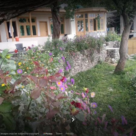 Mountain Refuge Guest House Karimabad  Exterior foto